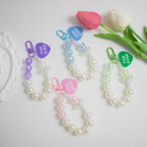 Squisito Portachiavi di Perle Sintetiche con Ciondolo a Cuore Tulipano Fiore di Perline Acriliche per Borsa Cellulare Donna