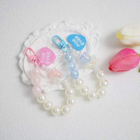 Squisito Portachiavi di Perle Sintetiche con Ciondolo a Cuore Tulipano Fiore di Perline Acriliche per Borsa Cellulare Donna