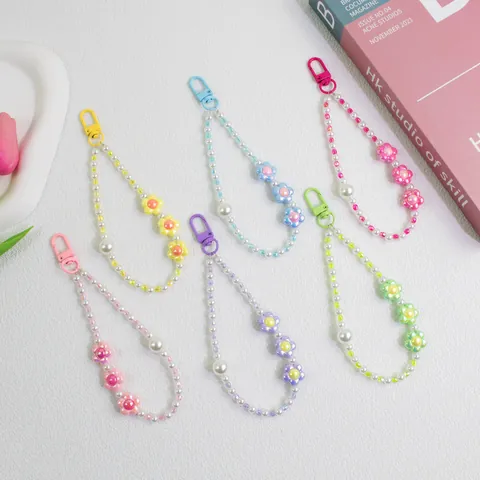 Llavero de Cuentas de Flores Dulces Con Dijes de Perlas de Imitación Acrílico Color Macarrón Adorno para Bolso y Teléfono Joyería de Mujer