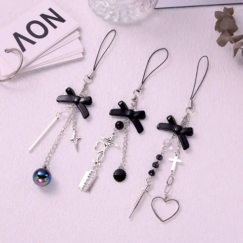 Catena per Cellulare Gothic Y2K Fiocco Nero Catena in Metallo Croce Siringa ECG Stella Lametta Accessorio Borsa Donna