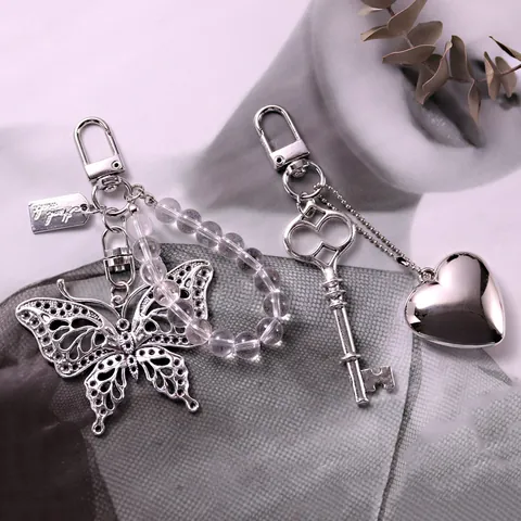 Vintage Zilveren Opengewerkte Vlinder Sleutelhanger Met Hart Sleutel Hanger Metalen Kralen Tas Hanger Vrouwen DIY Sieraden Accessoire