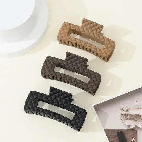 Large Matte Plastic Hair Claw Clip With Quilted Pattern Geometric Square Hair Clip Vintage Simple Fashion Hair Accessory For Women