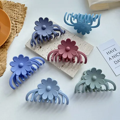 Matte Daisy Flower Hair Claw Clips Morandi Color Large Nonslip Shark Clips For Women Thick Hair Styling Accessories