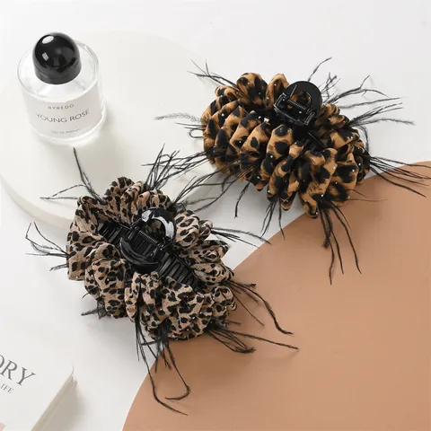 Pinza para el Cabello Vintage Envuelta en Tela con Estampado de Leopardo Con Pluma Strass Elegante Pinza de Tiburón Accesorios para el Cabello Mujer Fiesta