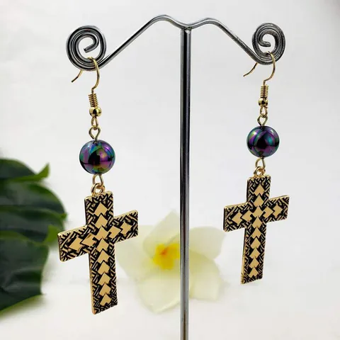 Vintage Alloy Faux Artificial Pearl Cross Drop Earrings High End Niche Geometric Houndstooth Drip Oil Arrow Dangle Earrings Women Jewelry