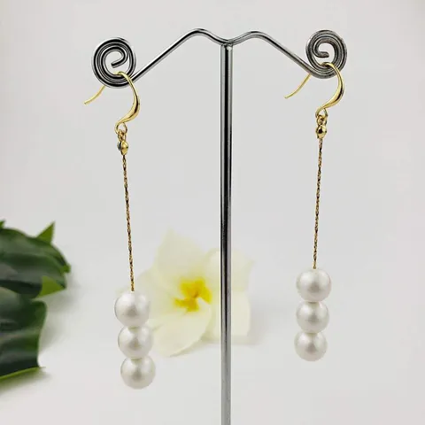 Pendientes Largos de Gancho de Cobre Chapado en Oro de 14k con Perlas de Concha Diseño Lineal de Triple Perla Joyería para Mujer