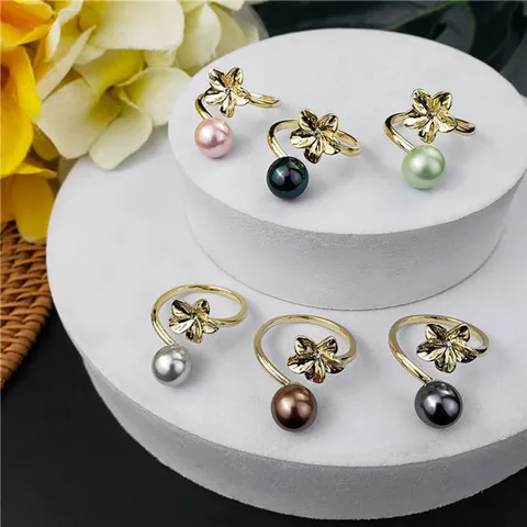 Anillo Abierto de Flor de Frangipani Hawaiano Chapado en Oro de 14k Cobre con Perla de Concha Colorida Ajustable Joyería Minimalista Mujer