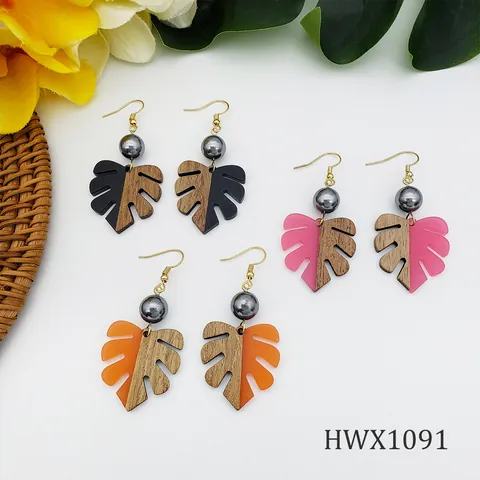 Tropische Monstera Blatt Ohrhänger Holz Harz Spleißung Hawaiianischer Stil Schmuck Mit Grauer Perle Gold Metall Haken Für Damen