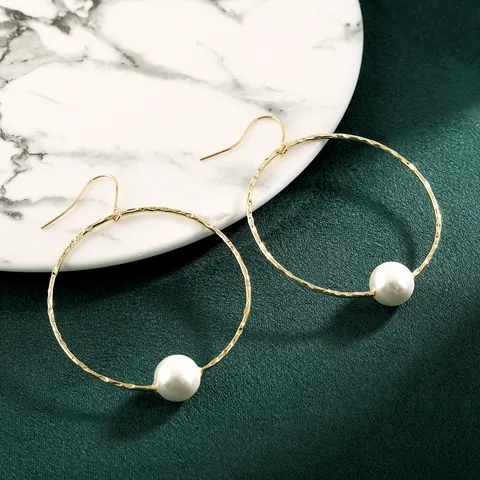 Böhmische Vergoldete Legierung Gehämmerte Große Creolen Mit Muschelperle Anhänger Für Damen Sommer Strand Mode Schmuck
