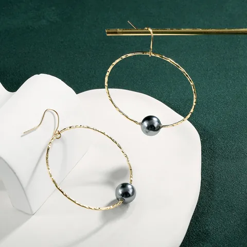 Böhmische Vergoldete Legierung Gehämmerte Große Creolen Mit Muschelperle Anhänger Für Damen Sommer Strand Mode Schmuck