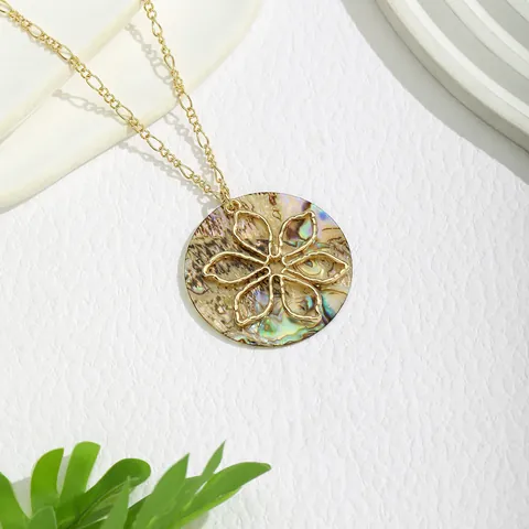 Luxury Natural Abalone Shell Round Pendant Necklace Gold Plated Hollow Floral Figaro Chain For Women Beach Holiday Jewelry