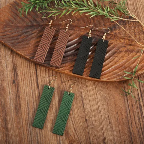 Vintage Wood Rectangle Drop Earrings With Geometric Carving Pattern Etched Wooden Dangle Earrings For Women Ethnic Style Jewelry Accessory