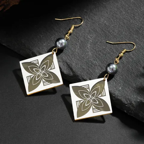 Pendientes Colgantes de Acrílico Cuadrado Vintage Estilo Étnico con Trébol de Cuatro Hojas Floral e Imitación de Perla Artificial para Mujer