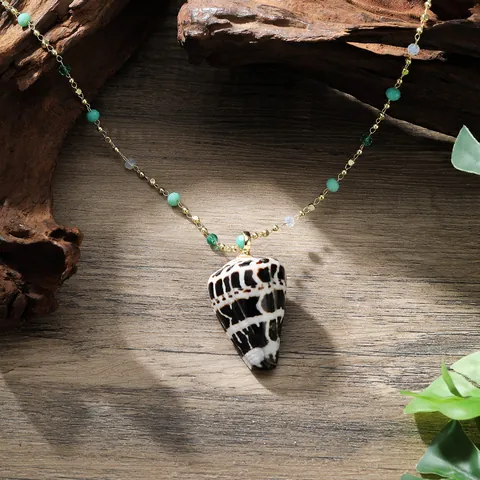 Natural Shell Conch Pendant Necklace Gold Plated Alloy Green Crystal Beads Ocean Marine Style Long Chain Women Vacation Jewelry