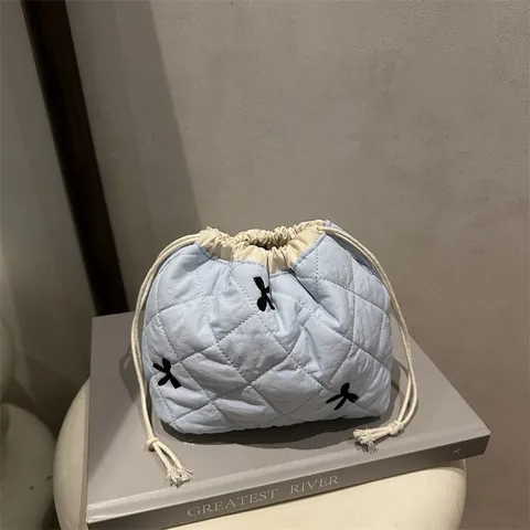 Fashion Quilted Drawstring Makeup Bag Women Floral Embroidery Toiletry Organizer Handbag Travel Storage Pouch Cosmetic Case