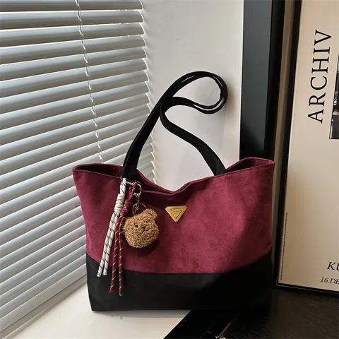 Bolso Tote de Mujer Aspecto Gamuza Color de Contraste Gran Capacidad Bolso de Hombro Informal Con Decoración de Oso