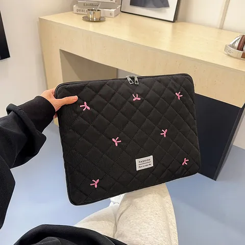 Gewatteerde Nylon Laptop Sleeve Tas Voor Dames Borduurwerk Strik Laptophas Lichte Beschermende Binnentas Mode Tablet Handtas