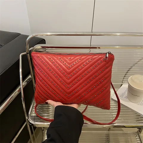 Damen Gesteppte Nieten Briefumschlagtasche PU Leder V-Muster Umhängetasche Für Alltag Party Mode Handtasche Clutch