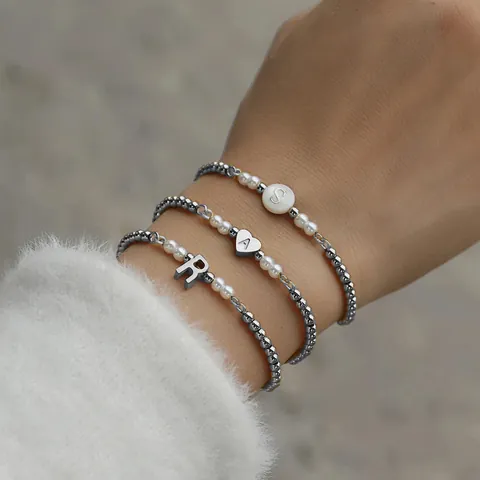 Personalisiertes Alphabet Initial Herz Rundes Muschel Künstliche Perlenarmband Mit Künstliche Perlenimitat Verstellbare Schieberkette Legierung Damen Schmuck