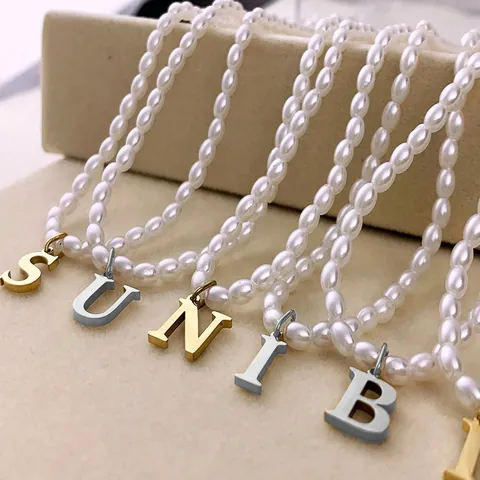 Mode Edelstahl Imitationsperle Buchstaben Halskette Gold Silber Plattiert 26 Buchstaben Anhänger Schlüsselbein Kette Damen Schmuck