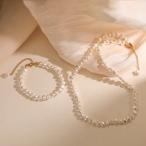 Elegante Collana di Perle Artificiali Barocche in Acciaio Inossidabile per Donna Set di Gioielli Girocollo Placcato Oro