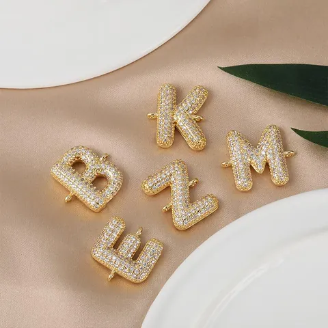 Collier avec Pendentif Lettre de l'Alphabet en Cuivre Plaqué Or avec Zircone Bijoux Initiale Minimaliste pour Femme