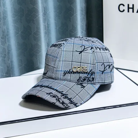 Cappellino da Baseball in Cotone a Quadretti da Donna Con Decorazione Lettere CORE in Strass Streetwear Regolabile Khaki Rosso Blu