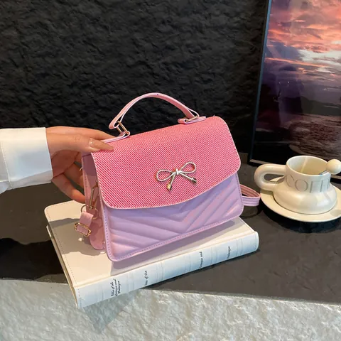 Sac À Épaule Femme En Cuir PU Avec Nœud Papillon Sac Bandoulière Matelassé Chevron Sac À Main À Rabat Tissé Color Block