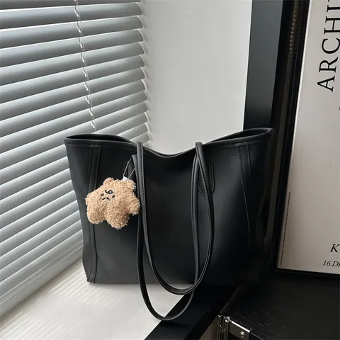 Large Capacity PU Leather Tote Bag For Women Minimalist Contrast Color Shoulder Bag With Plush Pendant For Commute Office