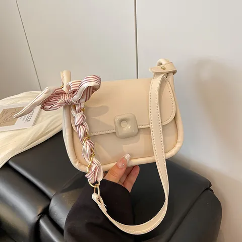 Borsa a Tracolla Quadrata in Pelle PU da Donna Con Decorazione Sciarpa in Raso Patta Trendy Borsa da Sottobraccio