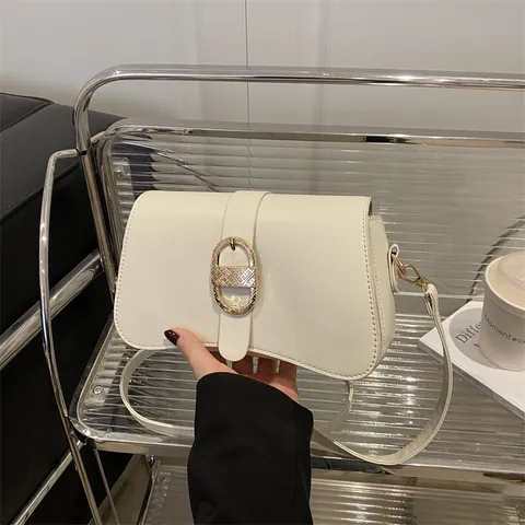 Damen Vintage PU Leder Schultertasche Minimalistisch Crossbody Unterachseltasche Mit Goldener Metallschnalle Retro Mode Handtasche