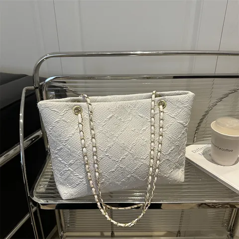 Borsa Tote da Donna alla Moda con Ricamo Floreale e Trapuntata con Tracolla in Catena di Metallo Tessuto PU Grande Capacità Borsa Casual