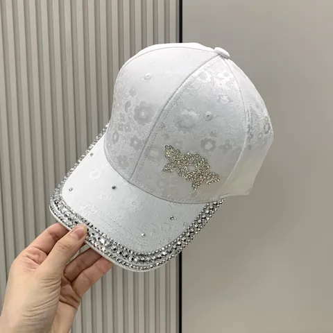 Berretto da Baseball Elegante in Jacquard di Raso Floreale Donna Con Dettaglio Farfalla in Strass Berretto Regolabile Moda