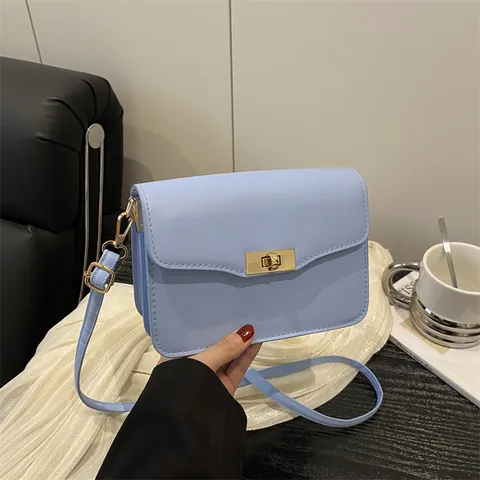 Sac Bandoulière Petit Carré en Cuir PU Rétro pour Femmes Sac à Épaule Vintage Avec Fermoir en Métal Doré Bandoulière Réglable