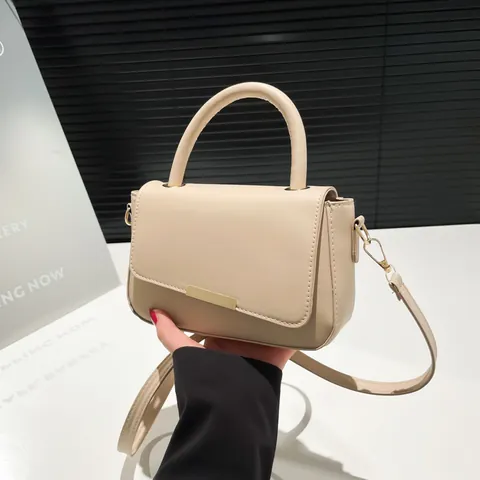 Women Fashion Minimalist PU Leather Crossbody Bag Golden Metal Bar Flip-top Shoulder Handbag Adjustable Strap Daily Purse