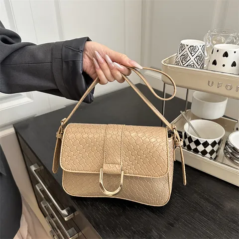 Vintage Women PU Leather Shoulder Bag With Gold Hardware Buckle Braided Texture Crossbody Bag Commuting Small Square Handbag