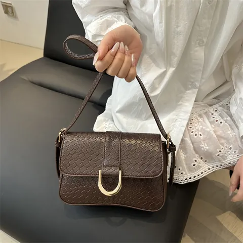 Vintage Women PU Leather Shoulder Bag With Gold Hardware Buckle Braided Texture Crossbody Bag Commuting Small Square Handbag