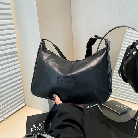 Damen Vintage PU Leder Umhängetasche Fashion Patch Hobo Bag Pendeln Tragetasche Mit Verstellbarem Riemen Große Kapazität Nischen Handtasche