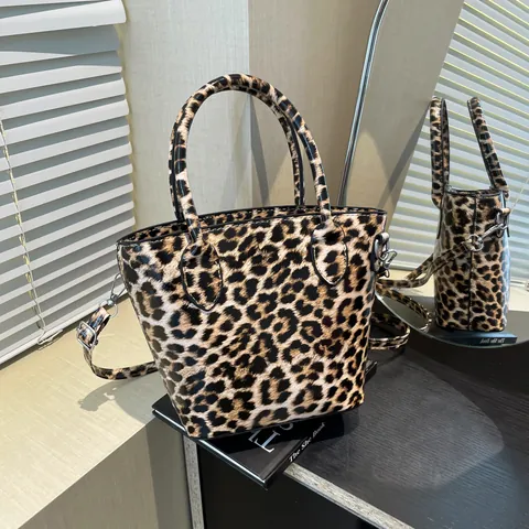 Sac Seau pour Femme à Imprimé Léopard en Cuir PU Brillant avec Poignée Supérieure et Bandoulière Amovible Réglable Petit Sac à Main Tendance Imprimé Animal