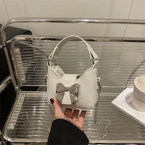 Damen Mädchen Mini Schleife Handtasche PU Leder Metallkette Umhängetasche Süße Mode Kleine Quadratische Tasche Eltern-Kind Schultertasche