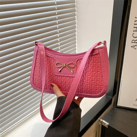 Bolso de Axila de Cuero PU Tejido para Mujer Bolso de Hombro de Moda con Decoración de Metal de Lazo Bolso de Mano de Color Sólido de Estilo Coreano para Desplazamiento Diario