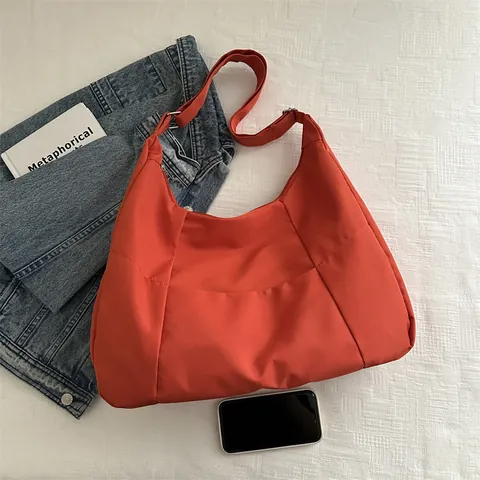 Grand Sac Fourre-tout en Nylon pour Femmes Design Minimaliste Bandoulière Réglable Sac à Bandoulière pour Quotidien