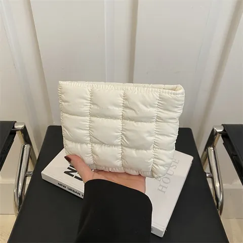 Women Quilted Puffer Clutch Bag Large Capacity Puffy Envelope Makeup Pouch Fashion Simple Portable Cosmetic Storage Bag