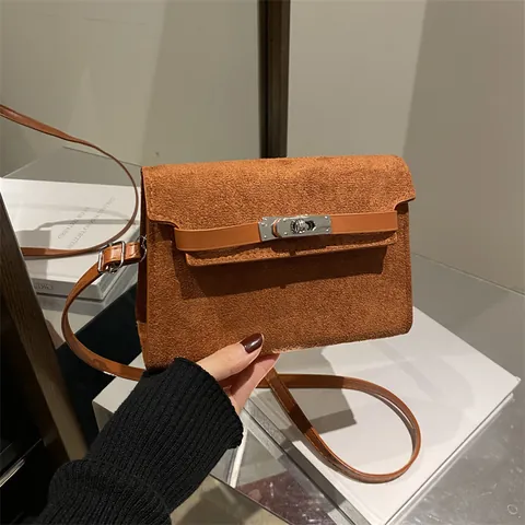 Damen Retro Matt PU Leder Umhängetasche Vintage Schnalle Kleine Quadratische Handtasche Modische Raffinierte Schultertasche Für Den Alltag