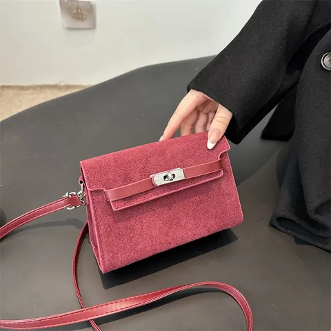Damen Retro Matt PU Leder Umhängetasche Vintage Schnalle Kleine Quadratische Handtasche Modische Raffinierte Schultertasche Für Den Alltag