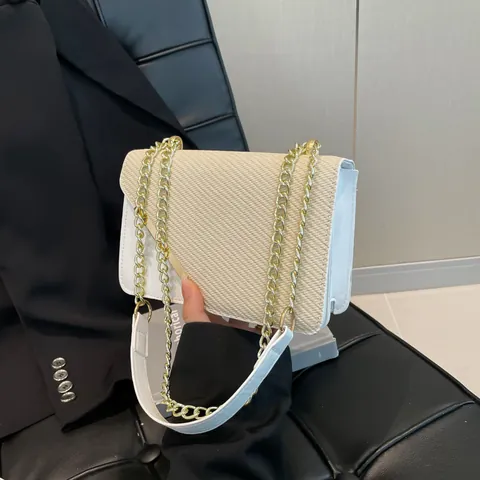Damen PU Leder Umhängetasche Kleine Quadratische Schultertasche Mit Goldener Kette Und Metallverzierung Für Den Alltag