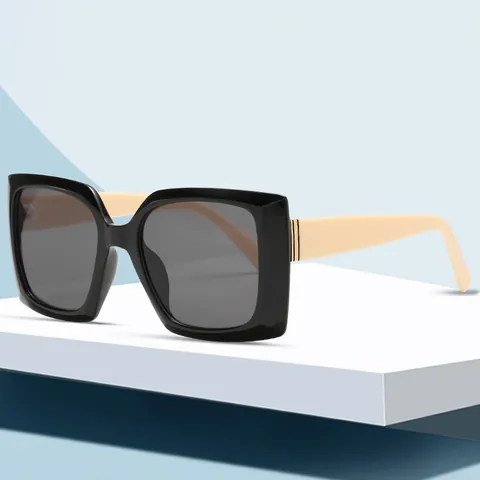 Oversized Square Sunglasses For Women Vintage Big Frame UV400 Protection Fashion Shades With Metal Trim Contrast Temple