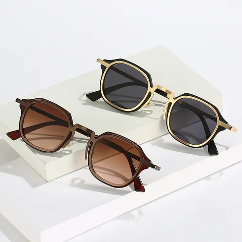 Fashion Small Square Frame Sunglasses For Women Men Metal AC Lens UV400 Retro Trendy Sunshade Eyewear Gradient Tinted Lens Glasses