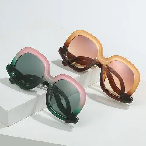 Lunettes de Soleil Rondes Surdimensionnées pour Femmes Rétro Verres Dégradés Protection UV400 Monture PC Branches Ondulées