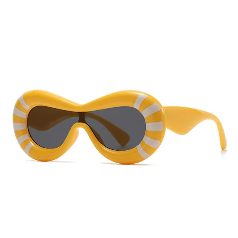Occhiali da Sole con Montatura Irregolare Ondulata in Policarbonato con Motivo a Strisce Lenti in Acrilico UV400 Moda Donna Festa